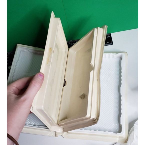 2 x VHS Clamshell Case White Replacement for Disney VHS Tapes Used Vinta… - Picture 4 of 5